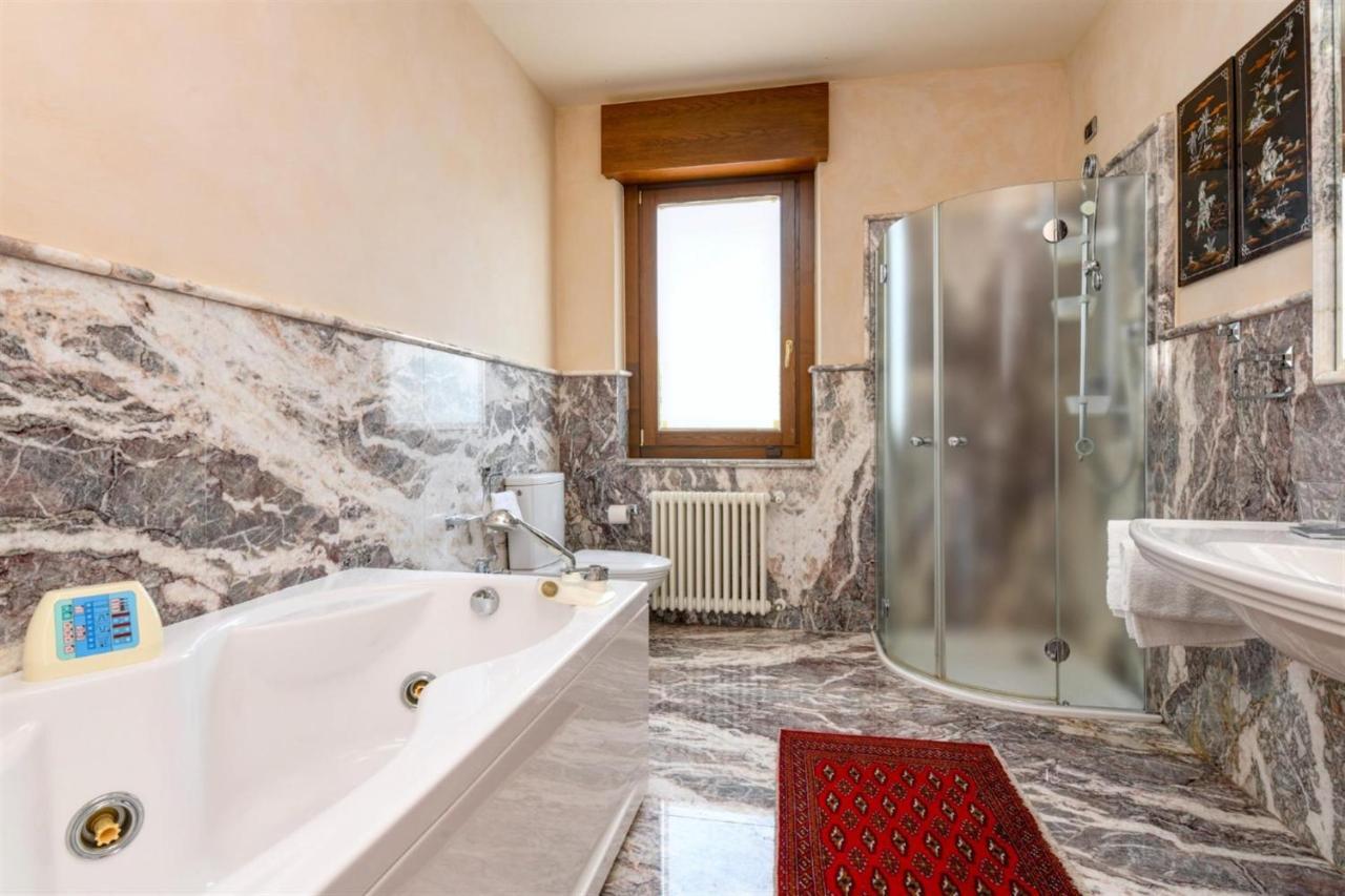Private Luxury Villa With Pool Moniga del Garda Esterno foto