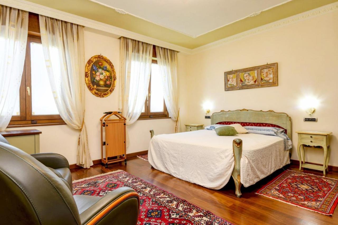 Private Luxury Villa With Pool Moniga del Garda Esterno foto